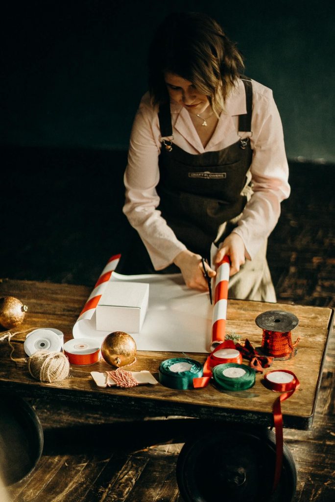 Découpe papier cadeau de Noël